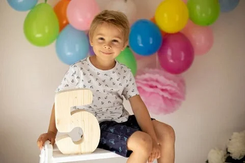 4 - 5 Yaş Sendromu Döneminde Yaşanan Kardeş Kıskançlığının Belirtileri ve Çözüm Önerileri